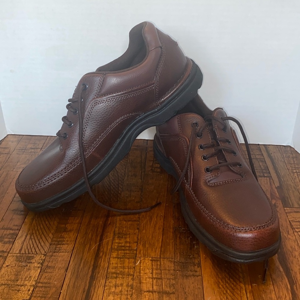Rock port Brown Men's Shoe
Comfort Casual  ( new no box)
